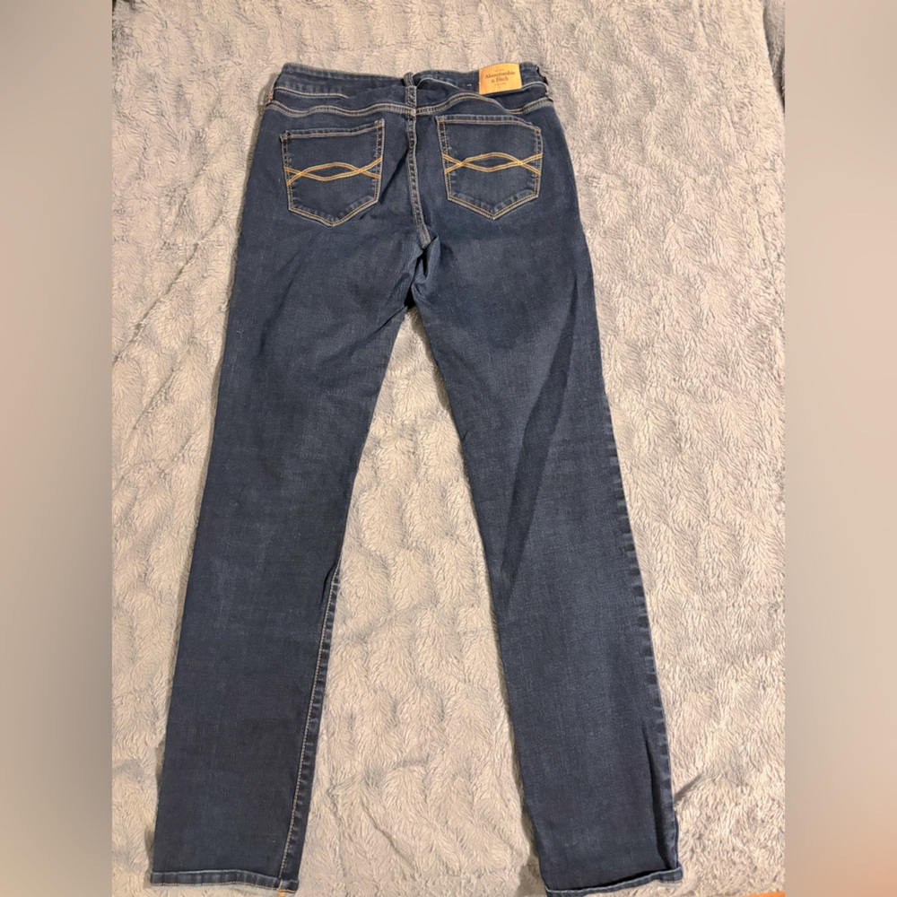 Abercrombie and Fitch women’s jeans size 6R.